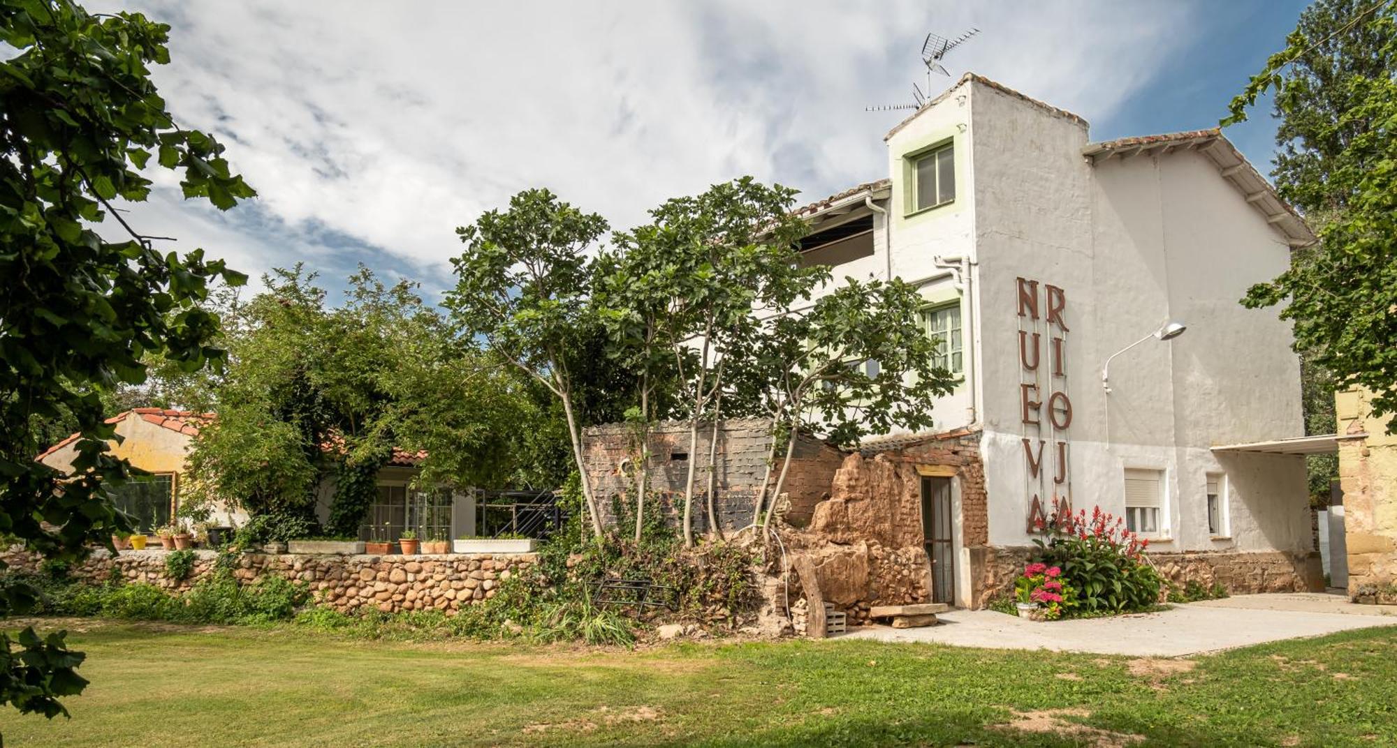 Urunuela, Un Jardin Entre Vinedos En La Rioja *